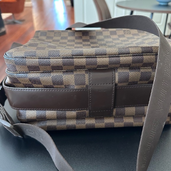 Louis Vuitton Naviglio Damier Ebene Luxury Authentic Messenger Bag - Picture 17 of 17